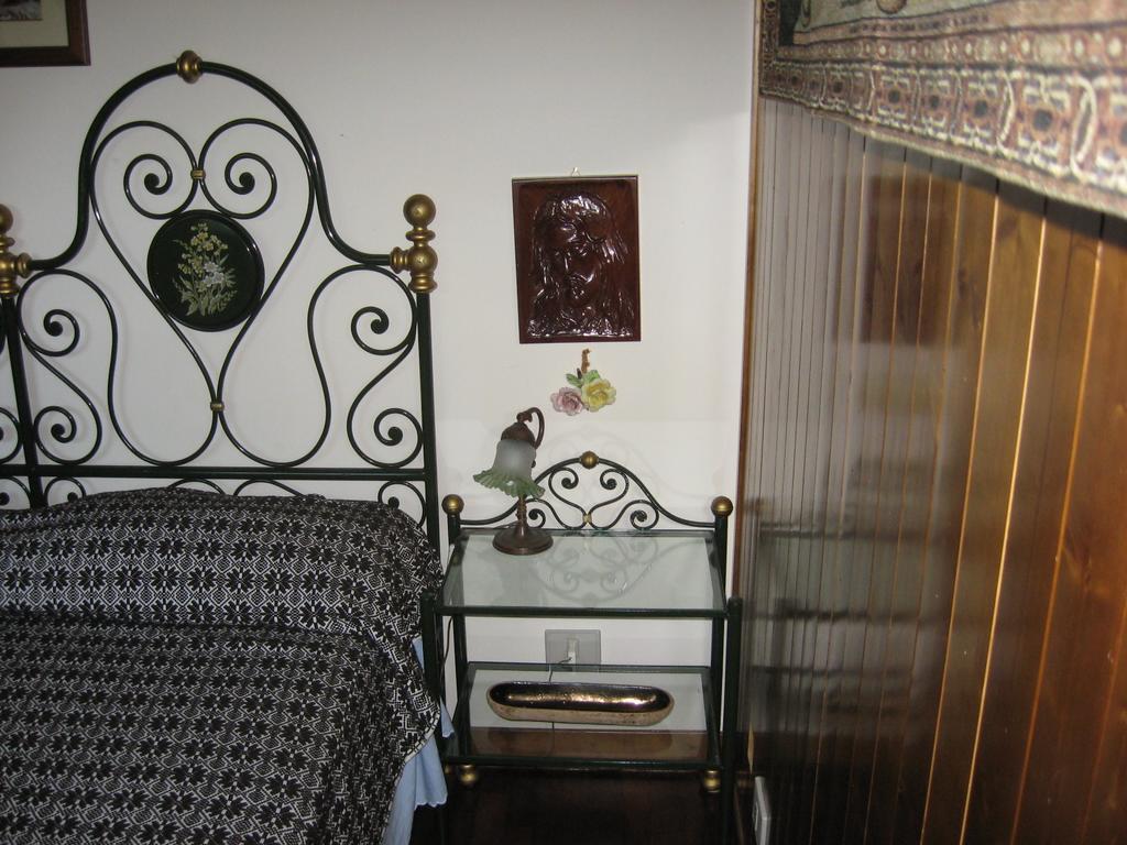 Ferienwohnung Le Tre Rose Montagna Camigliatello Silano Zimmer foto