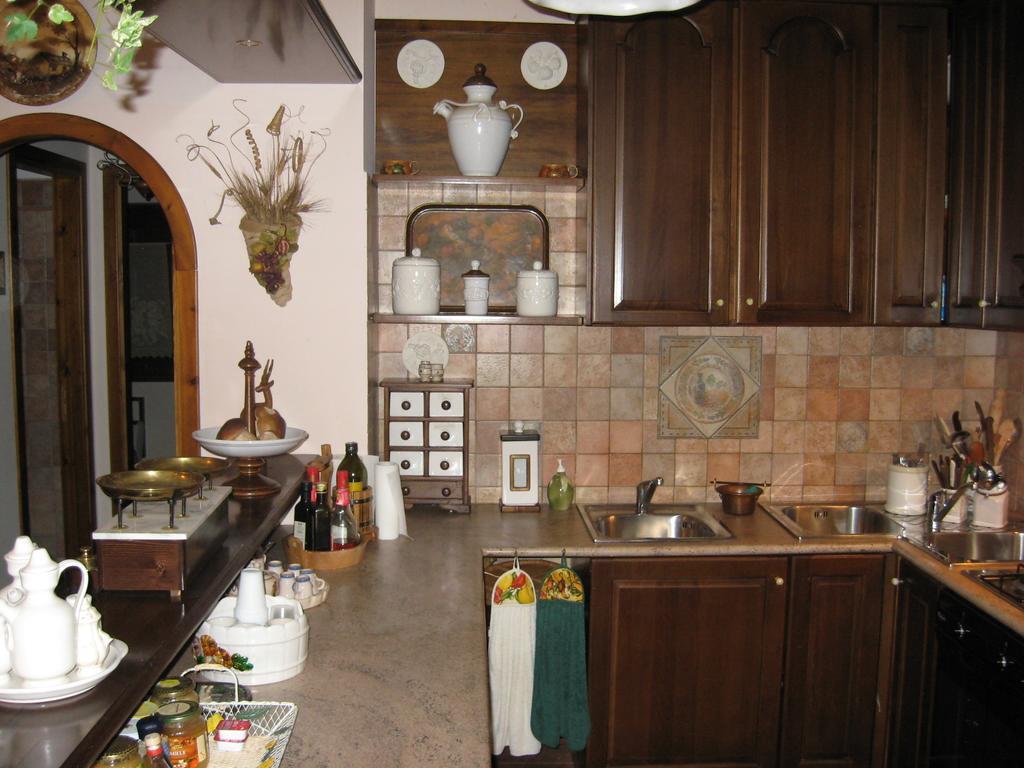 Ferienwohnung Le Tre Rose Montagna Camigliatello Silano Zimmer foto