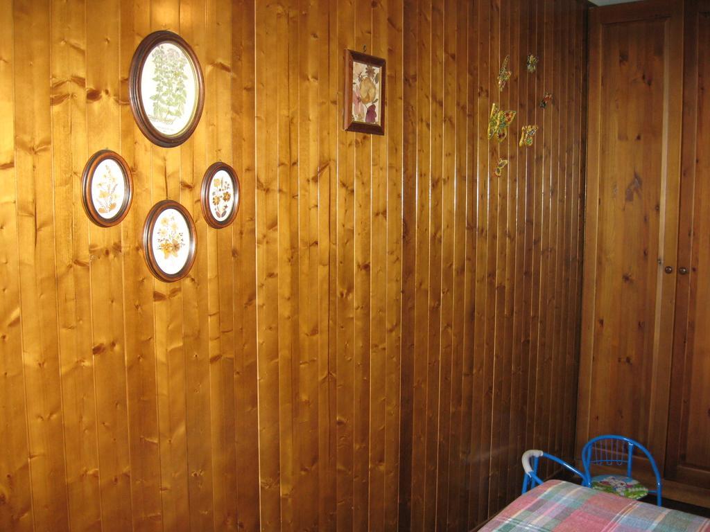 Ferienwohnung Le Tre Rose Montagna Camigliatello Silano Zimmer foto