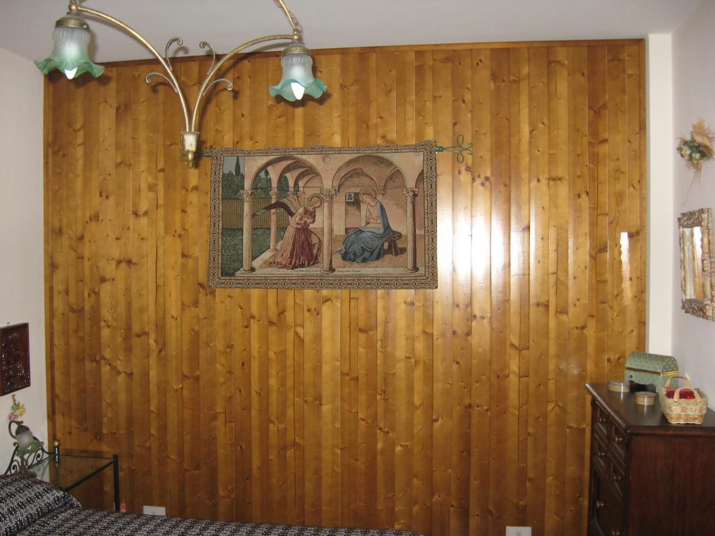 Ferienwohnung Le Tre Rose Montagna Camigliatello Silano Zimmer foto